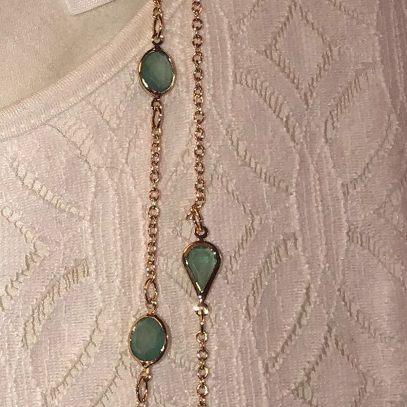 Green Necklace Earring Set - Picture 11 of 13